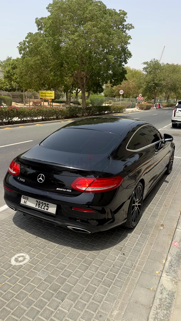 C300 coupe GCC Super clean and fully serviced63613133756674111