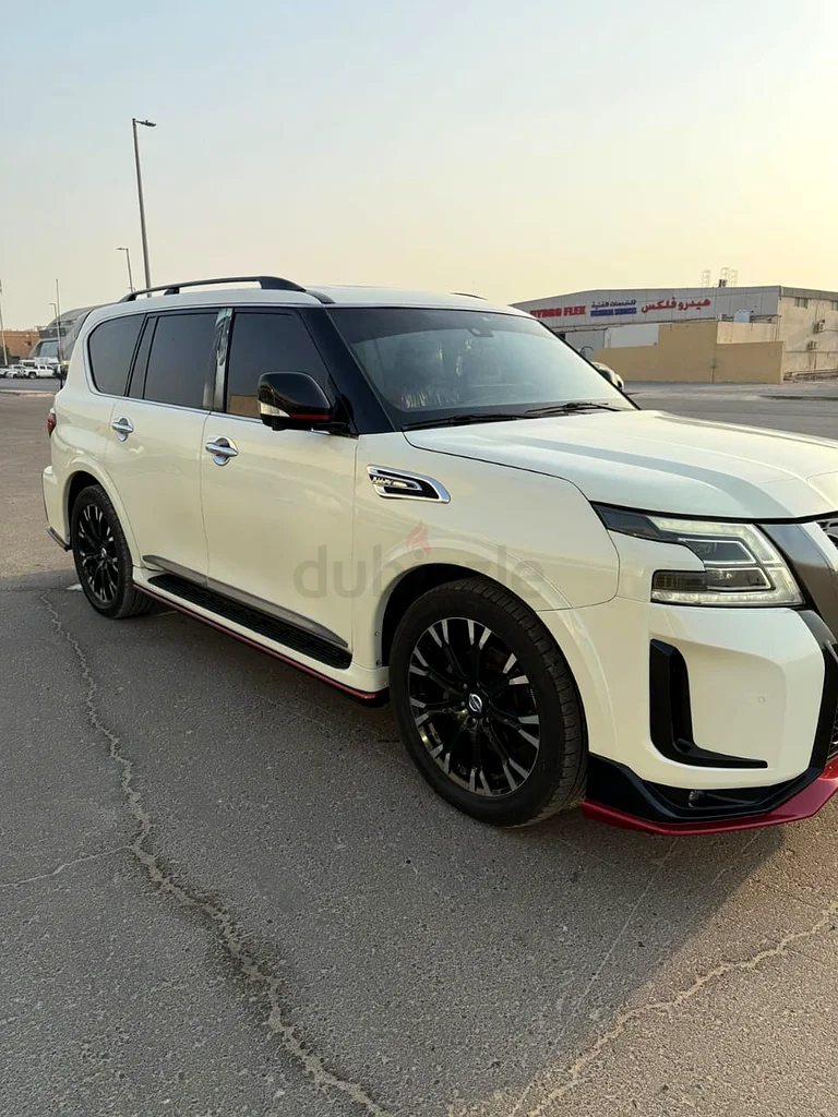 نيسان باترول جي سي سي 2016 تحويل إلى نيسمو 2024 بجميع الخيارات بحالة جيدة مع إضاءة السقف و3 واي فاي وشاشة إل سي دي.63612798679426112