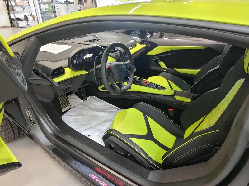 2025 LAMBORGHINI REVUELTO63613467486593113