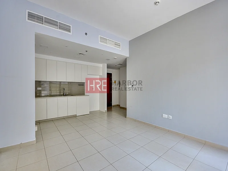 Podium Level | Vacant | Direct Access to Pool63951827205635114