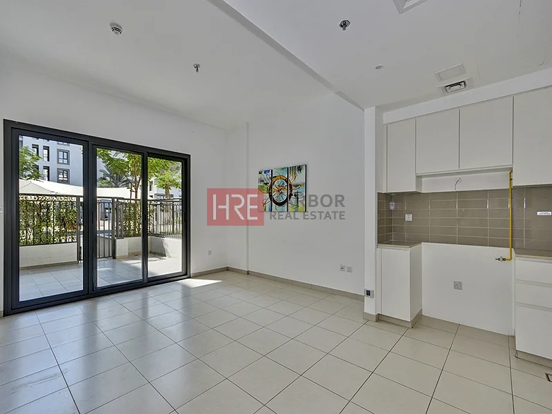 Podium Level | Vacant | Direct Access to Pool63951827205635112