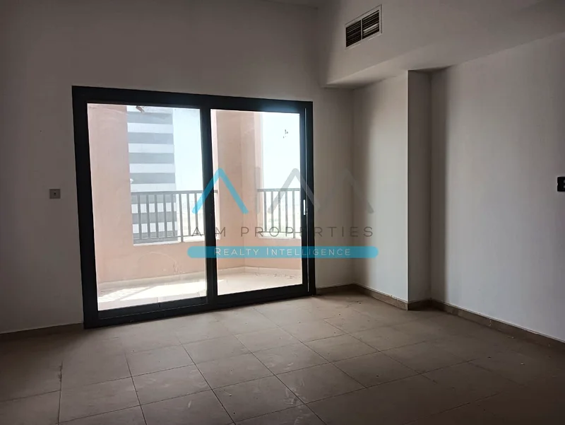 شقة أنيقة بغرفة نوم واحدة | راحة بدون مبرد ومنظر طريق خلاب63748105497090112