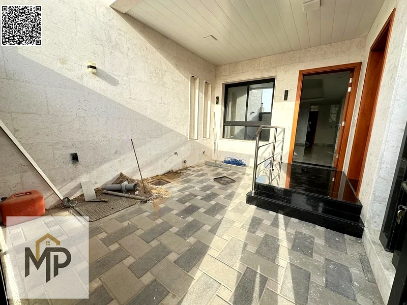 Modern villa with luxurious finishes and a private garden in Al-Aliyah, including electricity and water63872690778370111