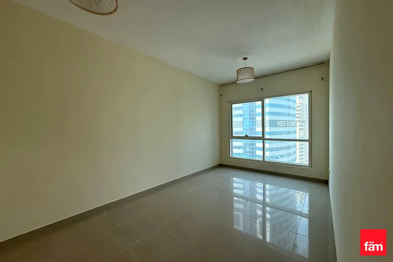 شاغرة | طابق عالي | غرفتا نوم + غرفة خادمة | غير مفروشة63805079979523110