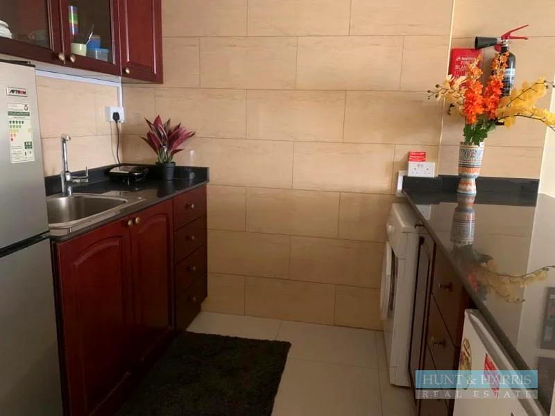 شقة بغرفة نوم واحدة للبيع في قرية الحمرا - بإطلالة على البحر - مفروشة بالكامل63859833955585111