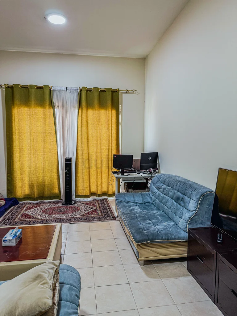 Sharing Studio apartment with a single roommate for rent (Male only | All bills inclusive)63797699652995112