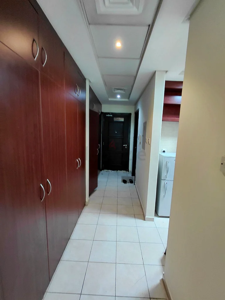 Looking for sharing partner for the Studio in Discovery Garden. Directly from onwer no commission.63797914189569110