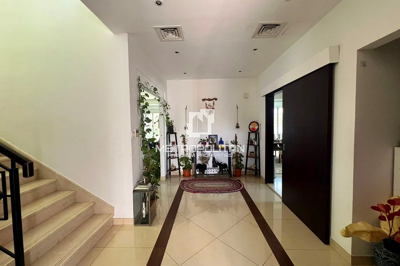 Corner Villa | Unfurnished | Huge Layout63654981069954113