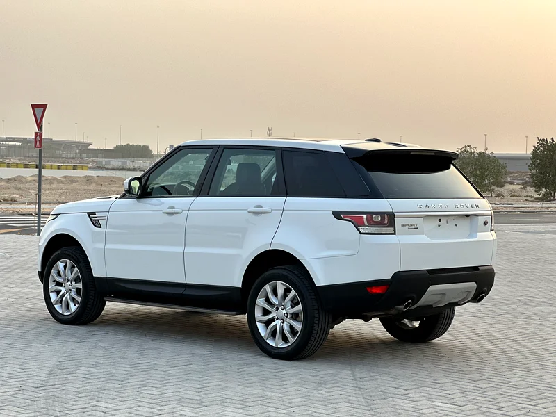 RANG ROVER SPORT MODEL 2015 GCC CAR PERFECT CONDITION INSIDE AND OUTSIDE FULL OPTION63612091194754114