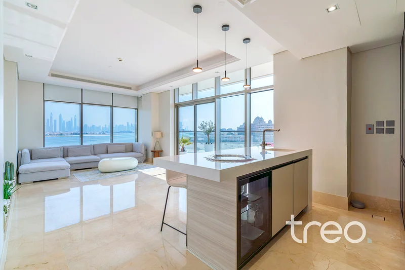 Palm View | Unique Layout | Luxury Home64010235013890110