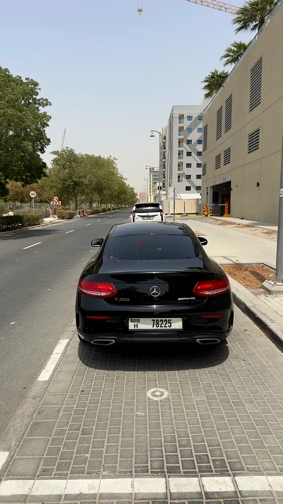 C300 coupe GCC Super clean and fully serviced63613133756674112