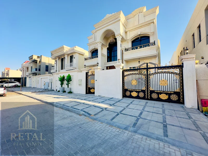 For sale on a main street, large front parking63872180543874112