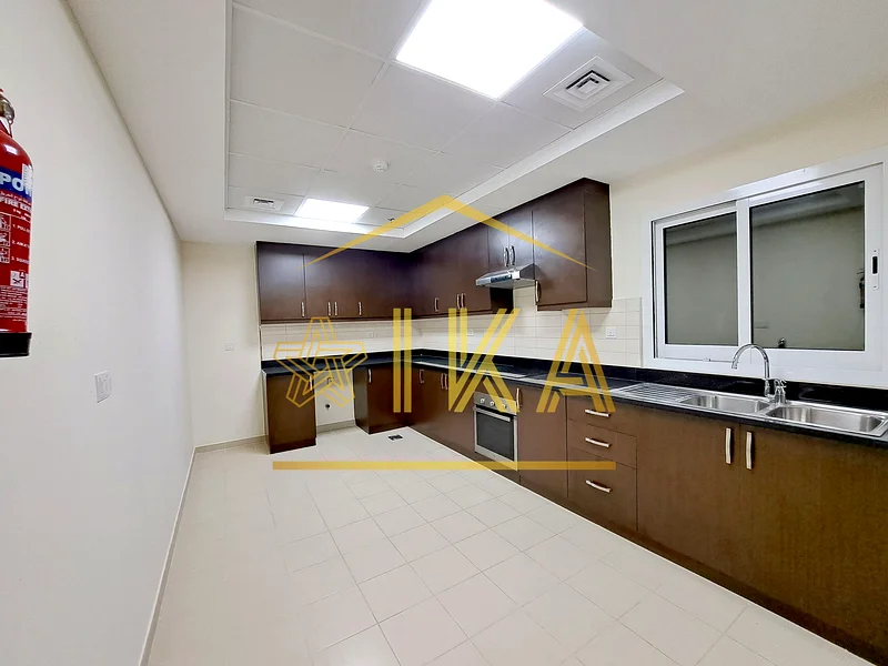 Spacious Layout I Built in Wardrobes I High Floor I Near to Metro I Close to One Central and DIFC63745844387075112