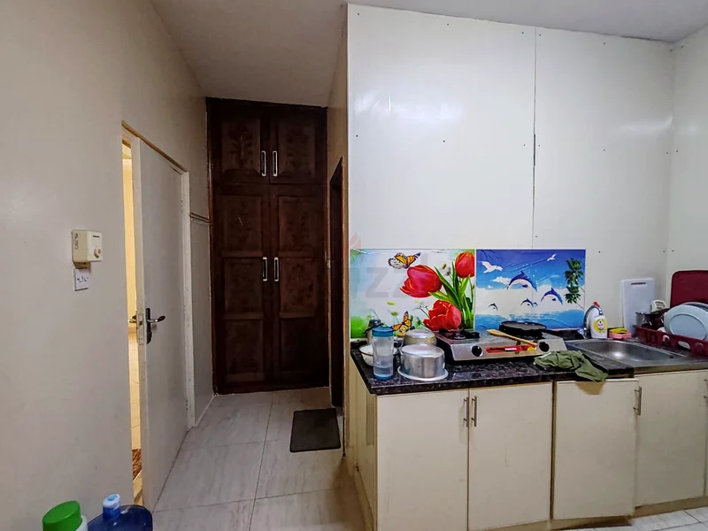 غرفة متاحة لأسرة هندية جنوبية في الرشيدية، دبي. تشمل الإيجار ديوا وواي فاي. المالك مباشرةً.63797600304643114