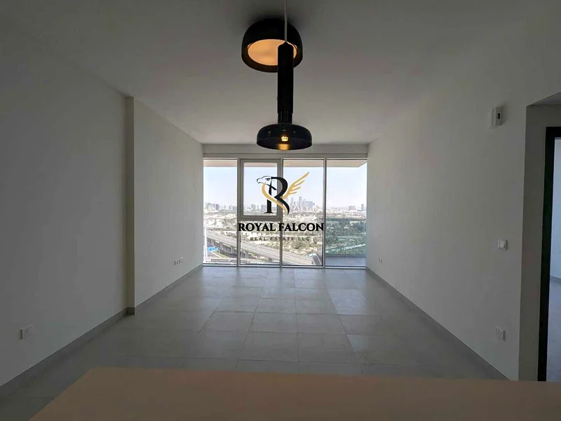 Vastu | Spacious High floor | Vacant | Close to Metro63922972305539114