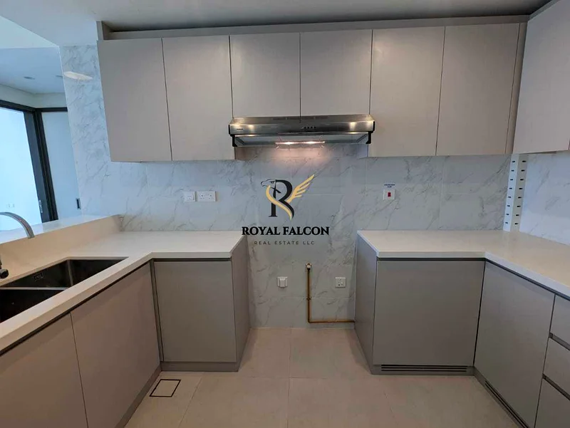Vastu | Spacious High floor | Vacant | Close to Metro63922972305539113