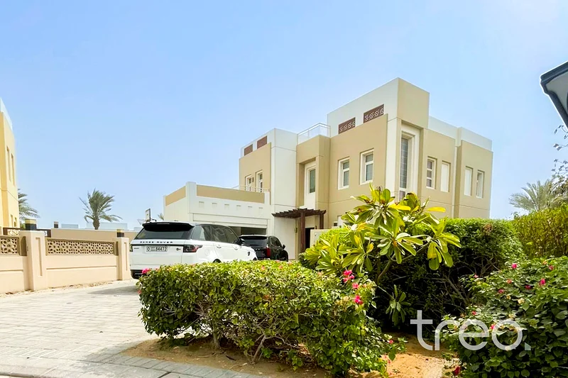 Stand Alone | Huge Corner Plot | Type B63654981053826110