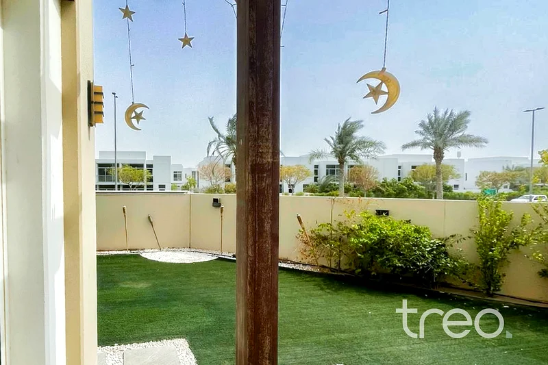 Stand Alone | Huge Corner Plot | Type B63654981053826113