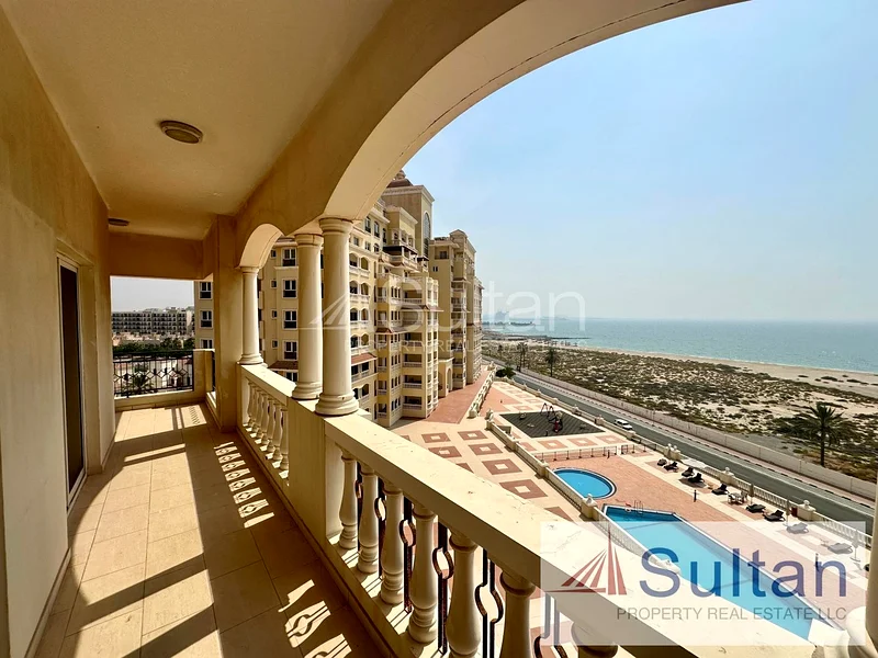 Fabulous Top-Floor 2BR with Amazing Views63861479715843110