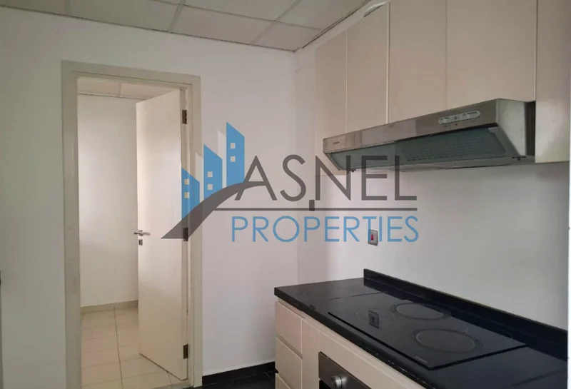 Spacious Unit with Extended Living Room | Great Price63748295765762112