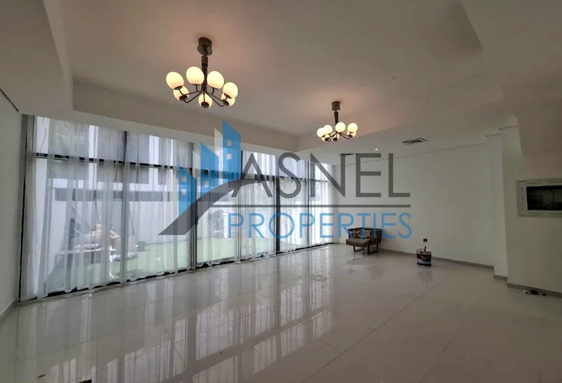 Spacious Unit with Extended Living Room | Great Price63748295765762110