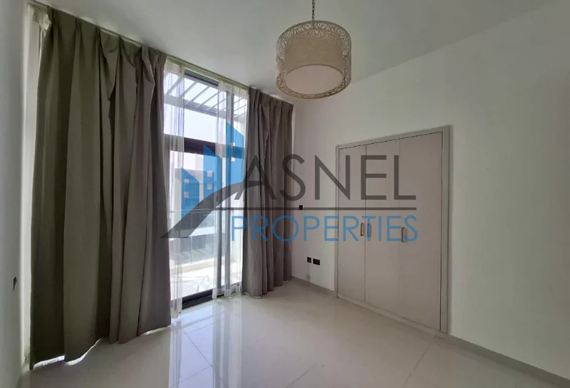 Spacious Unit with Extended Living Room | Great Price63748295765762113