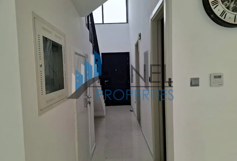 Spacious Unit with Extended Living Room | Great Price63748295765762114