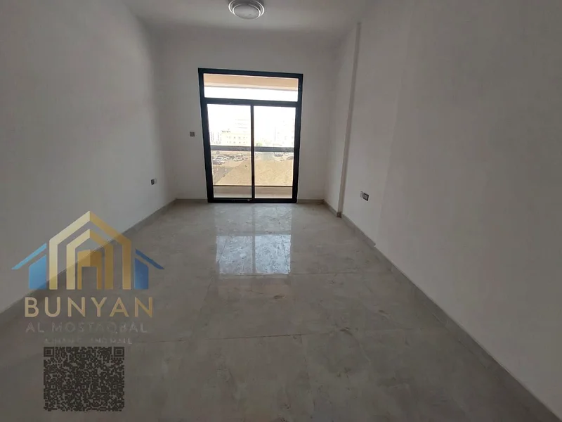 🔑 الرمز 230 | شقة فاخرة للإيجار السنوي في الجرف 3 - عجمان 🏢✨  📍 الموقع: تقع هذه الشقة الراقية في الجرف 3، عجمان، منطقة سكنية مميزة قريبة من المدارس، والمولات، ووسائل النقل العام. مثالية للعائلات التي تبحث عن الراحة، الراحة، والفخامة.63712870031106112
