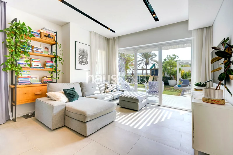 Open House Sunday 14th 10:00-13:00 By Apt Only63920365171842111