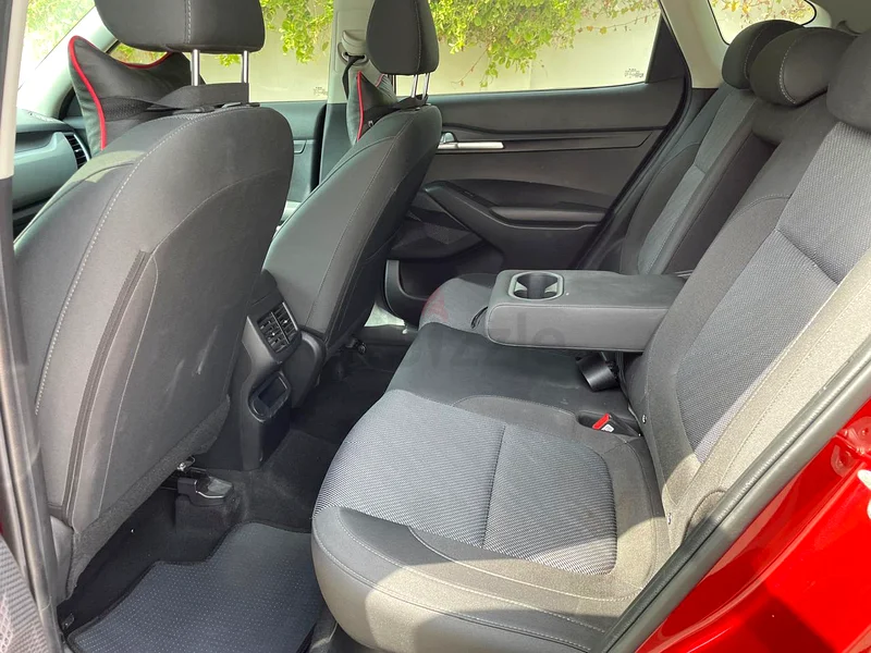 EX Sunroof - Under Warranty 8/2026 - Fully serviced at agency - CarPlay- Cameras - sensors63612077587713112