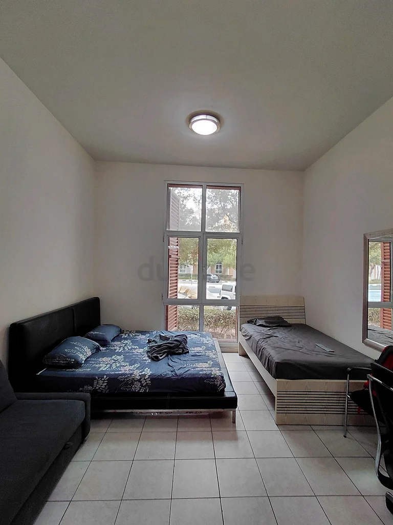 Looking for sharing partner for the Studio in Discovery Garden. Directly from onwer no commission.63797914189569112