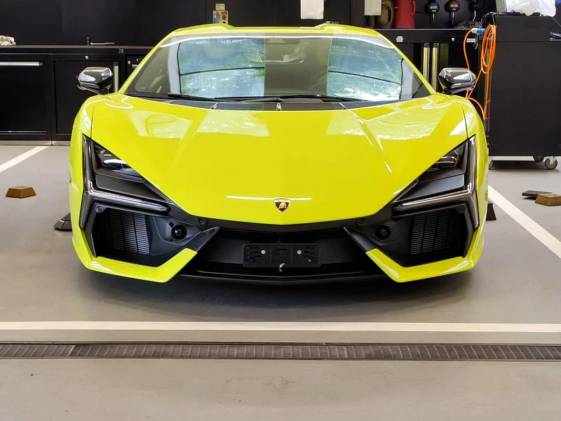 2025 LAMBORGHINI REVUELTO63613467486593111