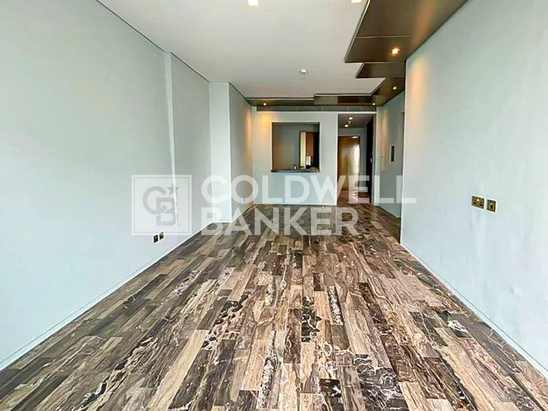 Spacious and Vacant | Sea View | High Floor63777728832643111