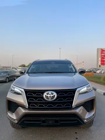 Toyota Fortuner EXR, миниатюра 3