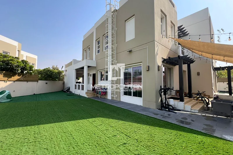 Corner Villa | Unfurnished | Huge Layout63654981069954111