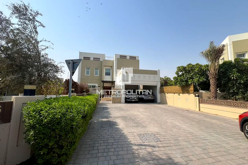 Corner Villa | Unfurnished | Huge Layout63654981069954112