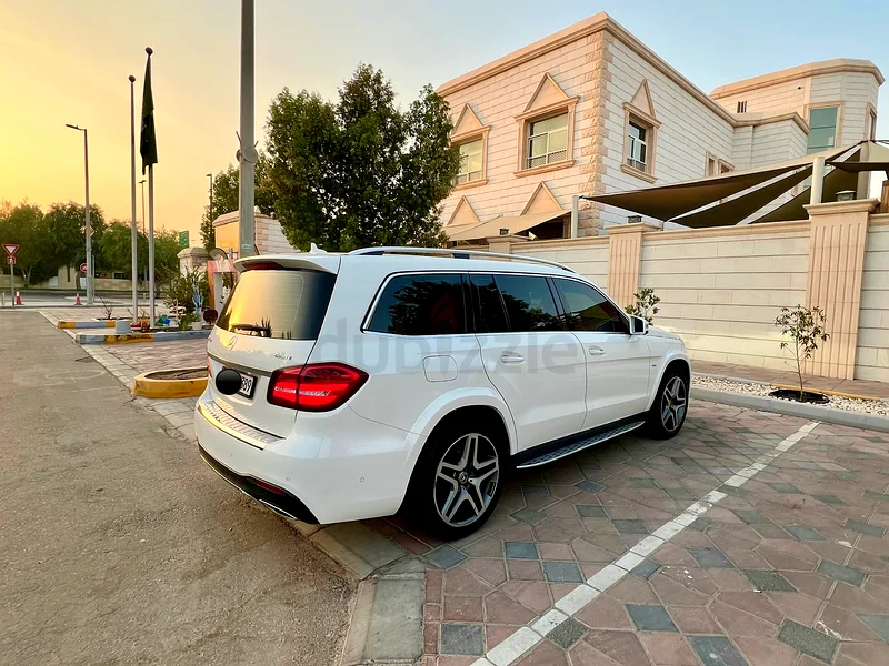 مرسيدس 400 AMG GLS توربو
Mercedes /GLS 400 / turbo 
الموديل : 2019  خليجي GCC63613462905347114