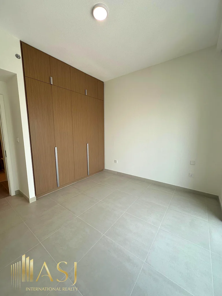 Direct Beach Access | Brand New | Prime Location64025376930563113