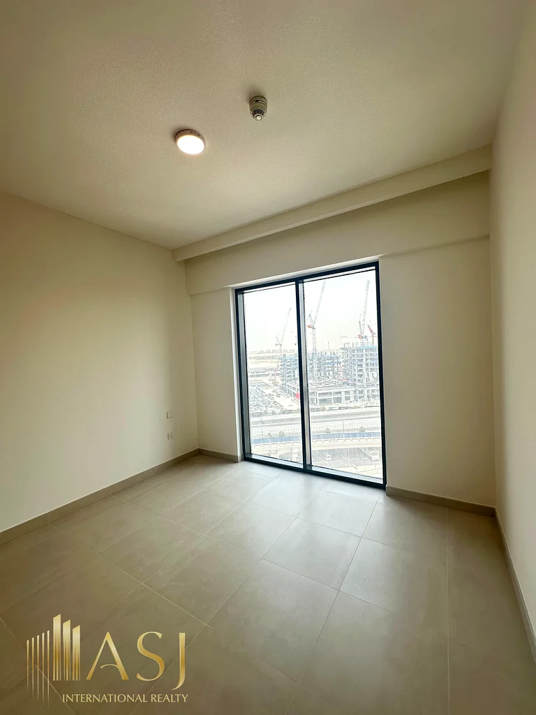 Direct Beach Access | Brand New | Prime Location64025376930563114