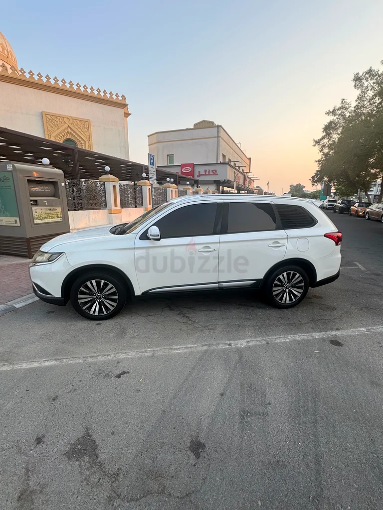 Mitsubishi Outlander 4*4 GCC -201963612068346369111