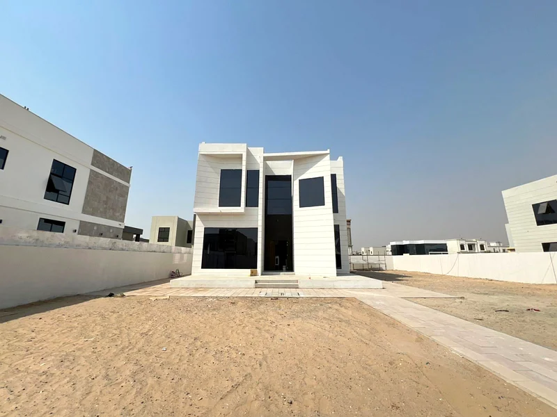 | MODERN DESIGN | GREAT LOCATION | READY TO MOVE |63725079716611111