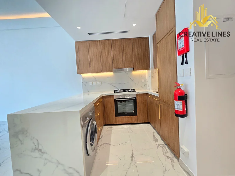 نهاية عالية الجودة - شقة جديدة بالكامل - بدون تبريد مركزي 1BHK63803532038019113