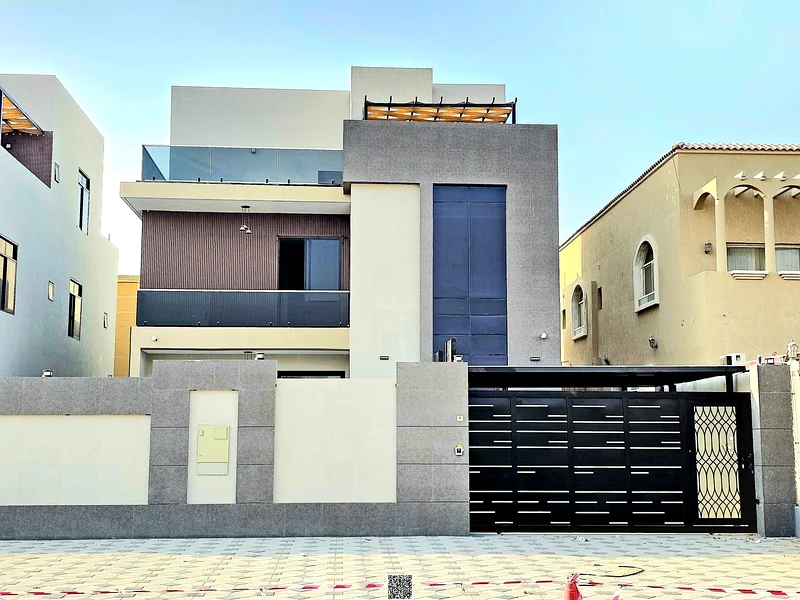 At a price including air conditioning and a very distinguished location on Sheikh Mohammed bin Zayed Road, personal finishing, freehold for all nation63868632275585110