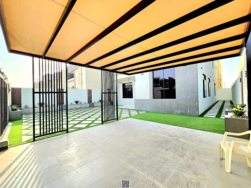 At a price including air conditioning and a very distinguished location on Sheikh Mohammed bin Zayed Road, personal finishing, freehold for all nation63868632275585113