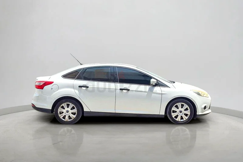 2014 Ford Focus Ambiente 1.6L | GCC Specifications63612083238914112