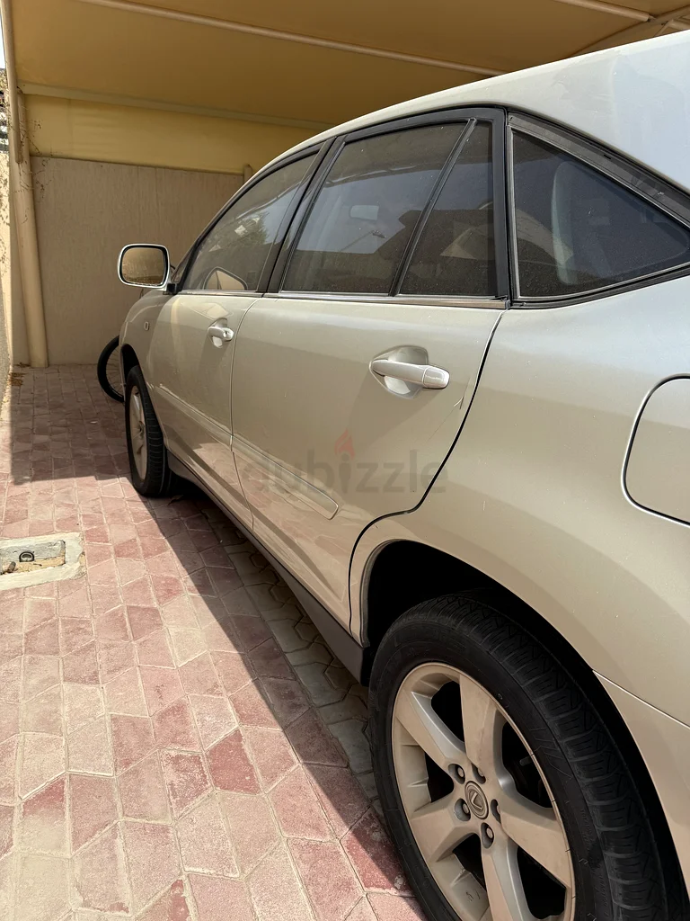 لكزس آر إكس-350 حالة جيدة جدًا63612072304514112
