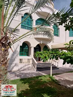 Two-story villa, three suites, eight rooms, and three kitchens in Al-Mawafajah
