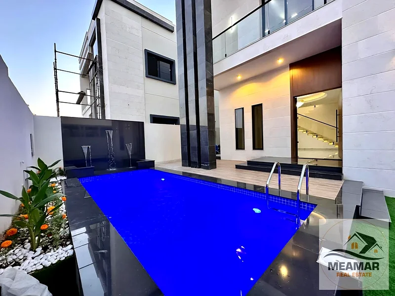 modern villa with pool include fees and freehold63907479577985112