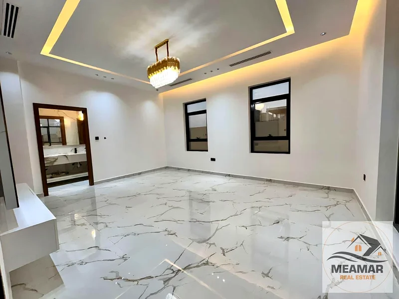 modern villa with pool include fees and freehold63907479577985114