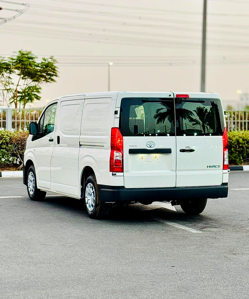 TOYOTA HIACE CARGO V6 3.5 AT 2023 NEW CAR 0KM63612449033089113